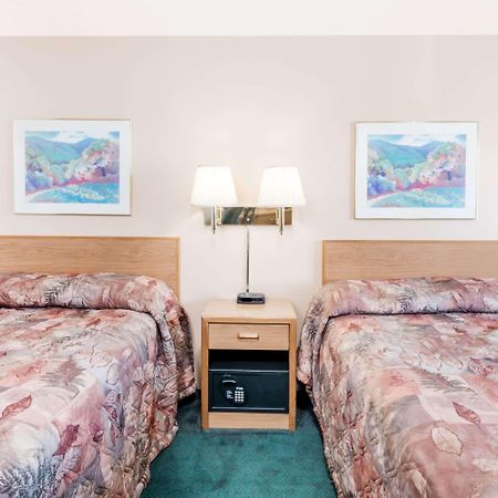 Super 8 By Wyndham Belle Fourche Sd Otel Dış mekan fotoğraf