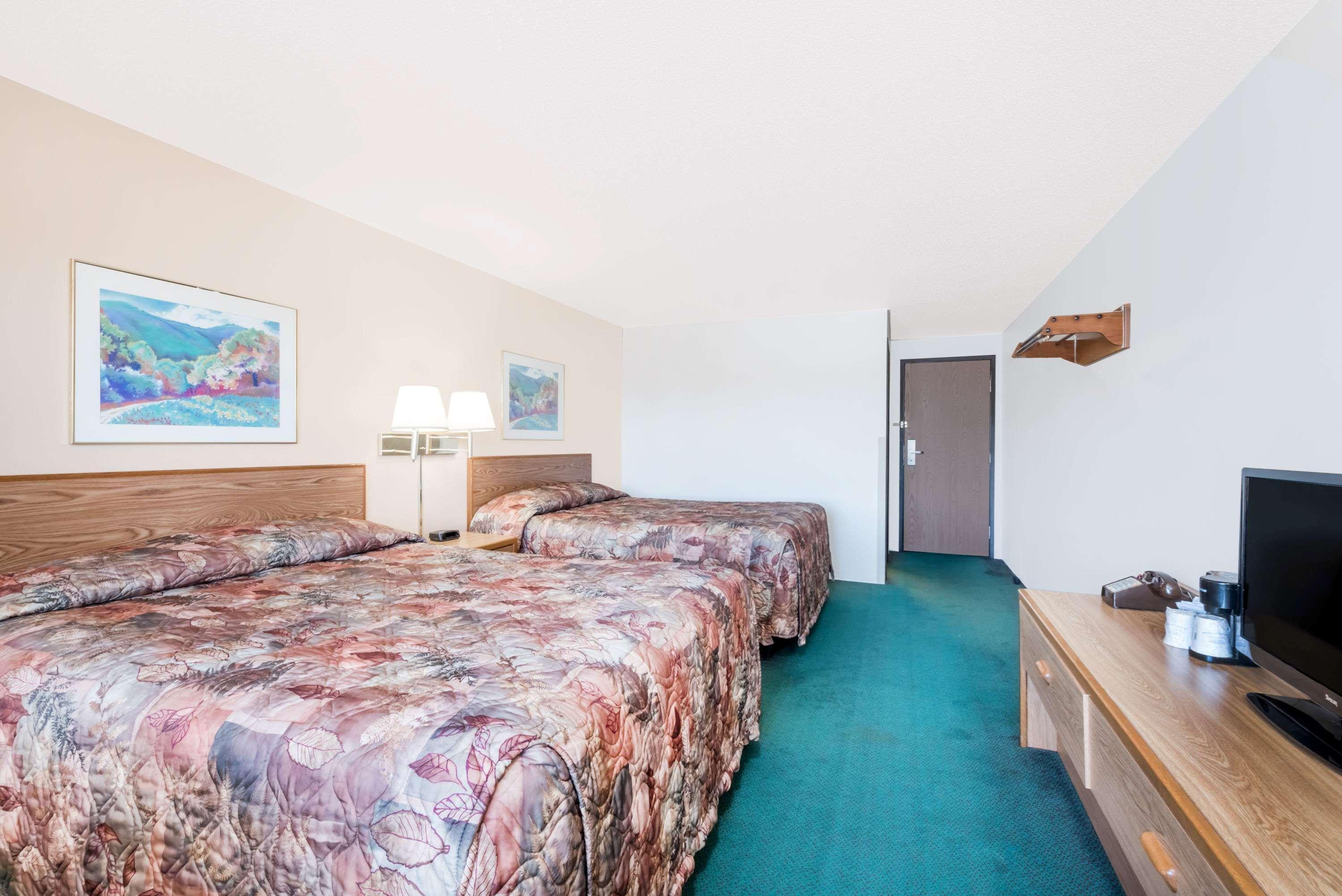 Super 8 By Wyndham Belle Fourche Sd Otel Dış mekan fotoğraf