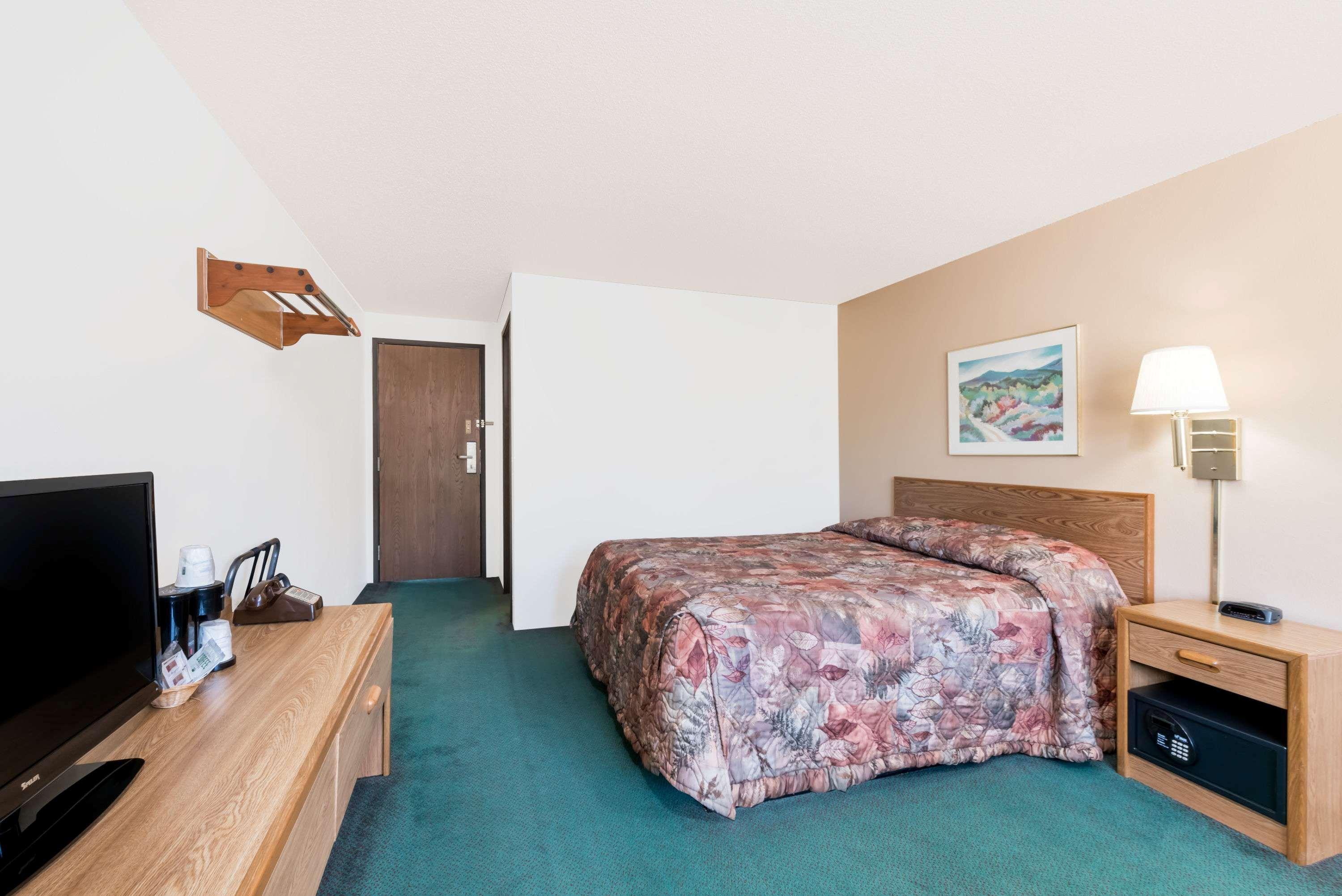 Super 8 By Wyndham Belle Fourche Sd Otel Dış mekan fotoğraf