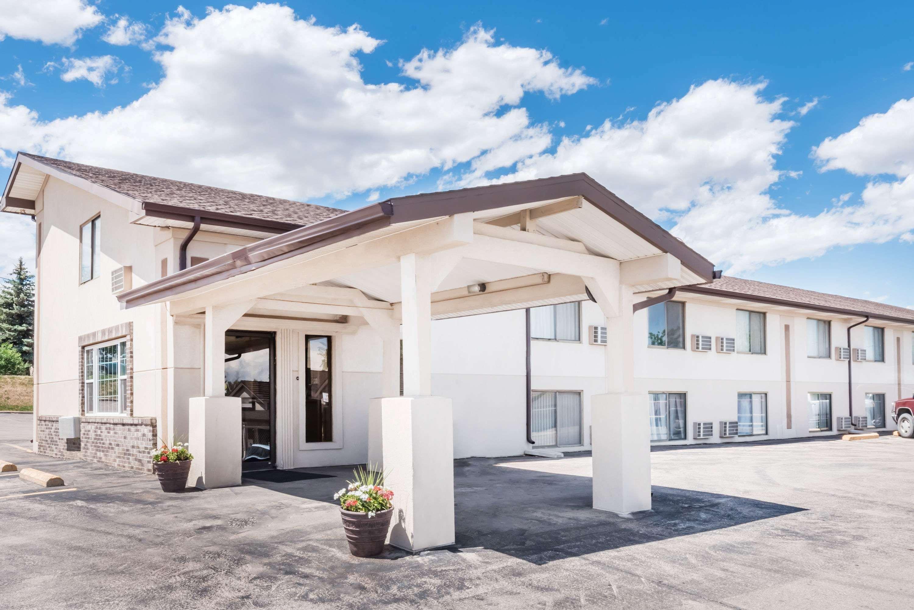 Super 8 By Wyndham Belle Fourche Sd Otel Dış mekan fotoğraf